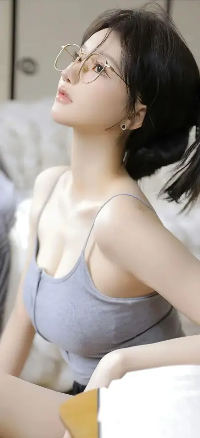 巨爆乳寡妇中文无码_亚洲国产精品每日更新_国产黄频在线观看免费